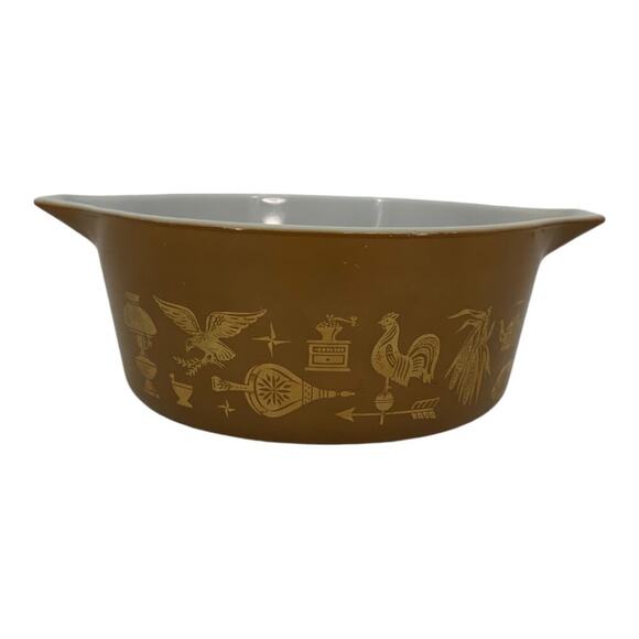 Vintage Pyrex Early American 2.5 Quart Casserole Colonial Brown & Gold - Picture 1 of 6